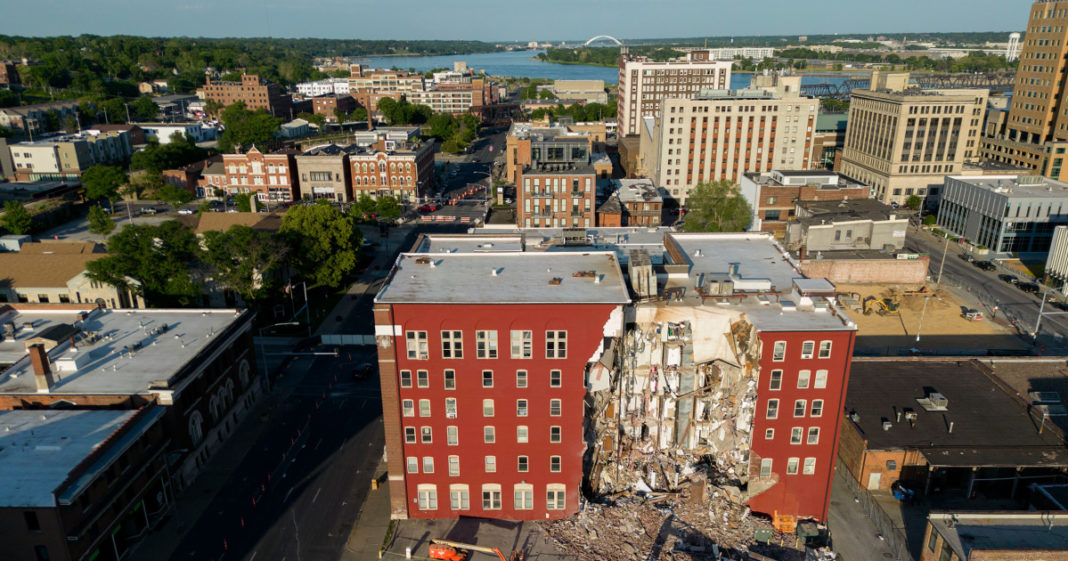 Tenants of partially collapsed building in Iowa say complaints were ignored for years