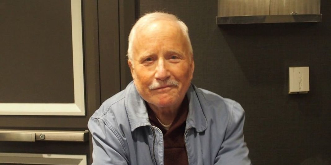 Theater apologizes after Richard Dreyfuss takes stage in a dress and allegedly mocks transgenderism at 'Jaws' screening | Blaze Media