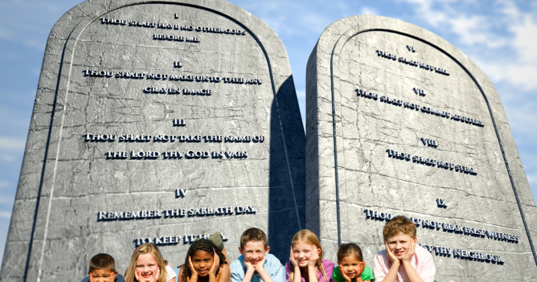 BREAKING: Louisiana Becomes The 1st U.S. State To Require The Ten Commandments Be Posted In Classrooms * 100PercentFedUp.com * by Noah