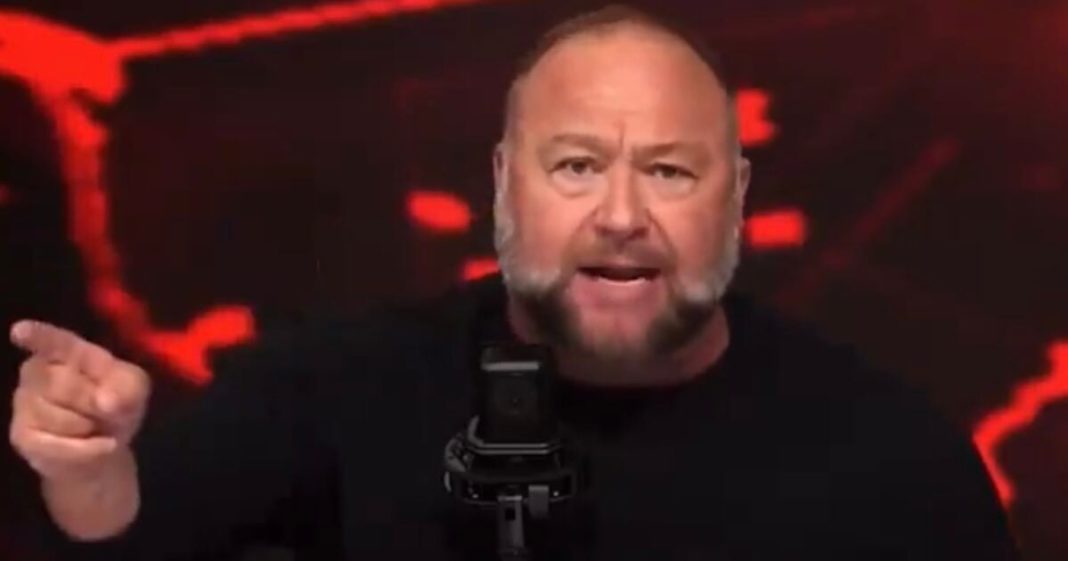 DEVELOPING: Alex Jones Claims Federal Government Attempting To Shut Down Infowars And Seize Studio * 100PercentFedUp.com * by Danielle