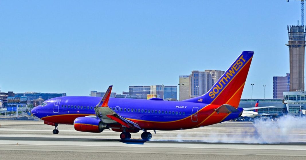 Southwest Airlines Boeing Plane Descends To Within a Few Hundred Feet Above Oklahoma Residential Area * 100PercentFedUp.com * by Danielle