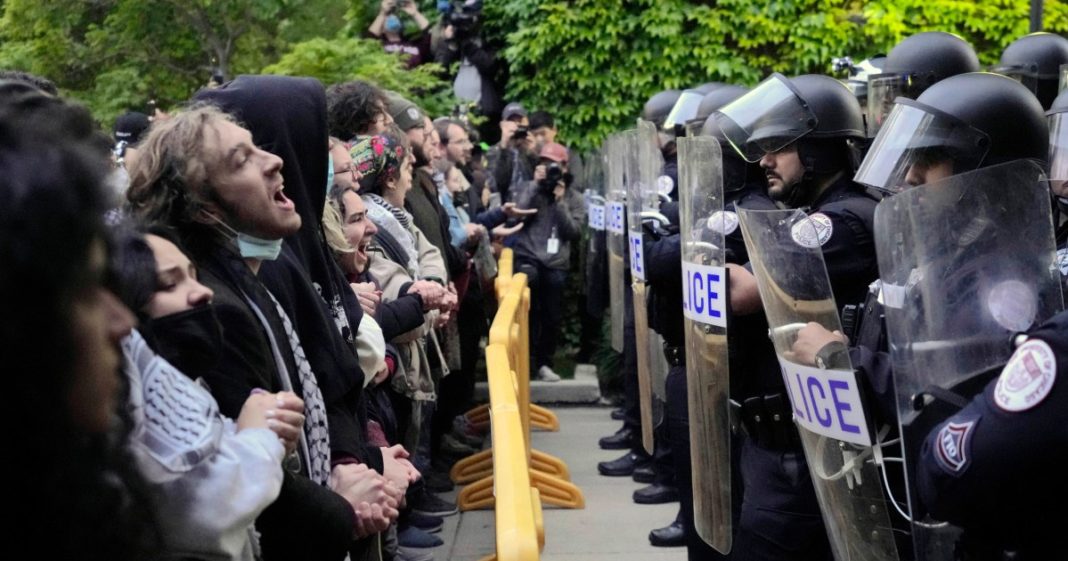 Students walk out of University of Chicago graduation as school withholds 4 diplomas over protests