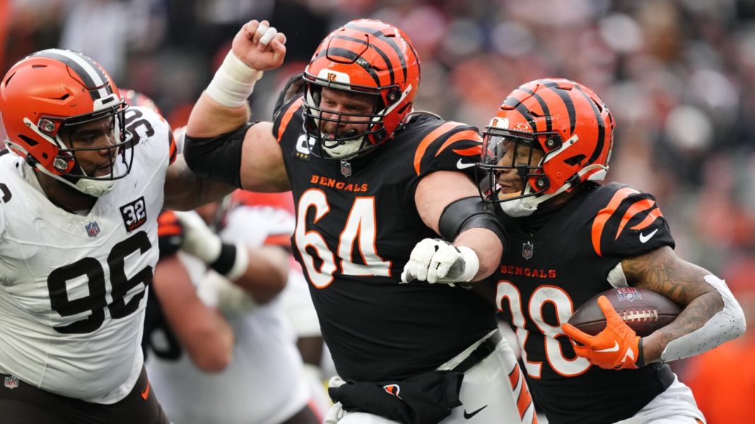 Ted Karras signs one-year extension with Bengals