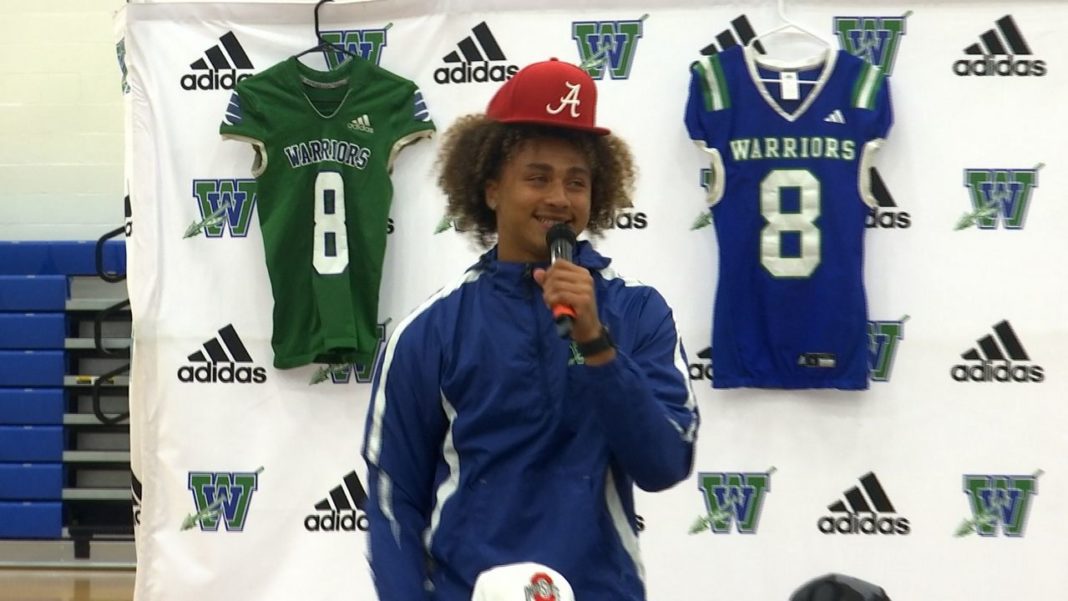 Justin Hill announces he will play football at Alabama. (Spectrum News 1/Katie Kapusta)