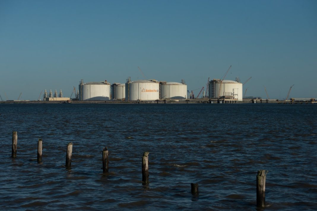 Federal court blocks Biden’s pause on approving gas export projects