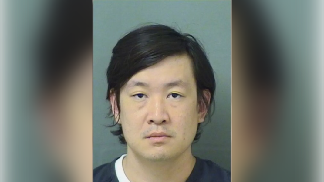 Chinese National Arrested After Repeatedly Trying to Get Into Mar-a-Lago — Claims to Possess Documents Linking Chinese Government to July 13 Assassination Attempt | The Gateway Pundit | by Jim Hᴏft