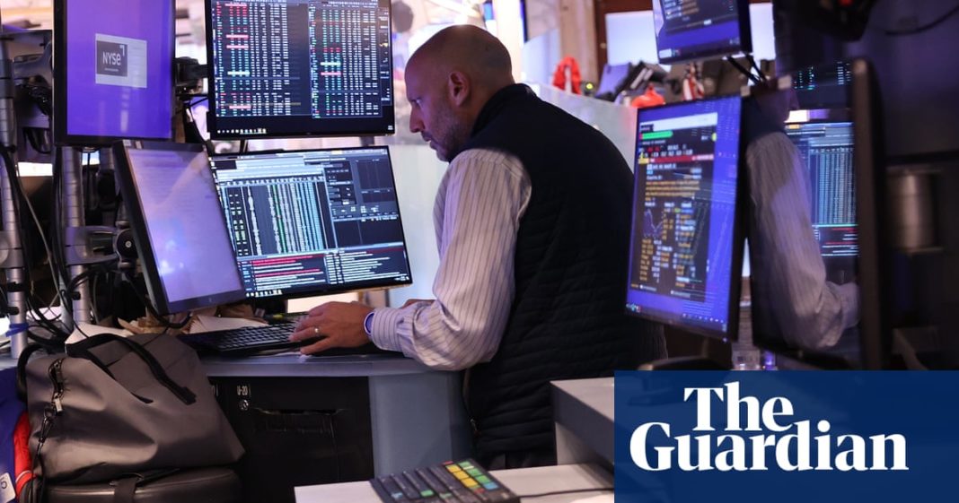 Fear of US recession rattles global markets as tech shares fall