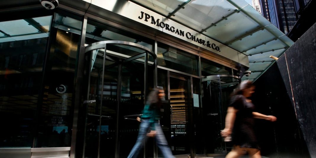 How JPMorgan's crackdown on private-equity recruiting could play out for junior bankers, PE firms, and more 