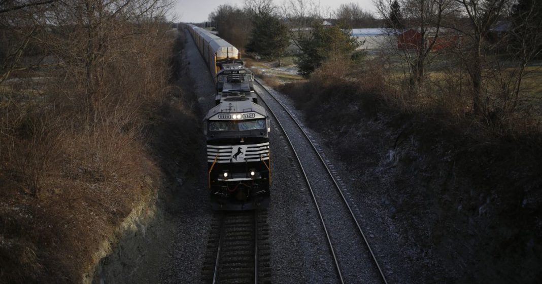 A westbound Norfolk Southern Corp. freight train makes its way along the tracks January 6, 2014 in Waddy, Kentucky.