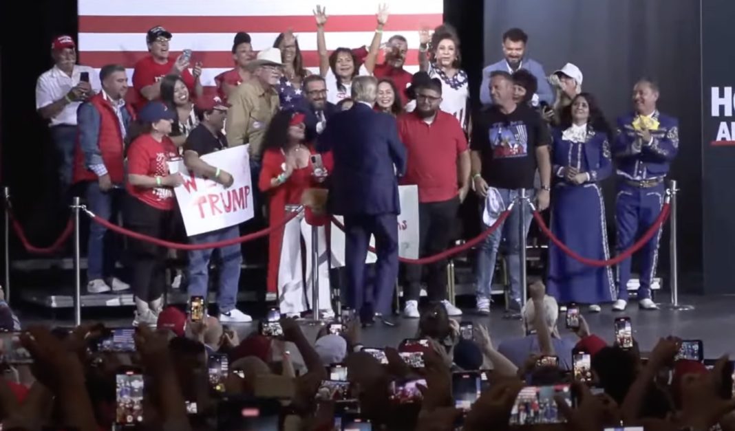 BREAKING: 20 Supporters Seated Behind Trump Onstage Rushed to ER with Blurred Vision and Eye Burns After Rally in Tucson, Arizona | The Gateway Pundit | by Jim Hᴏft