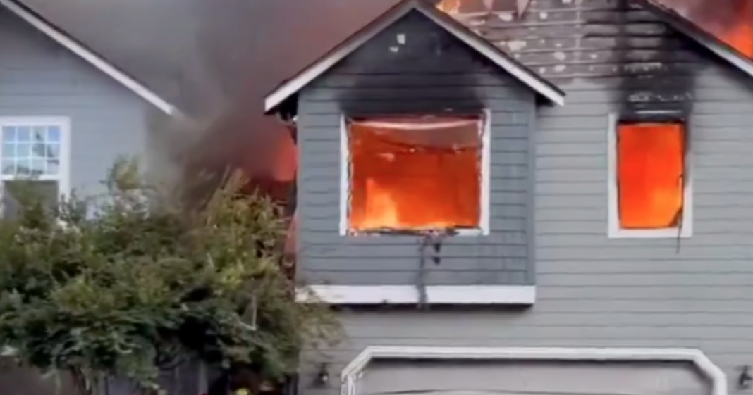 BREAKING: Plane Crashes Into Residential Homes! * 100PercentFedUp.com * by M Winger