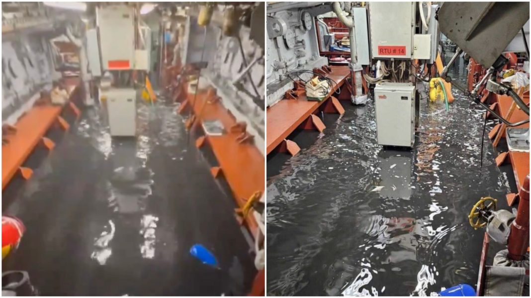 Biden’s Navy Blunder: US Navy Oiler Runs Aground and Is Partially Flooded off the Coast of Oman — Leaving Abraham Lincoln Strike Group Vulnerable Without its Primary Source of Fuel in Middle East | The Gateway Pundit | by Jim Hᴏft