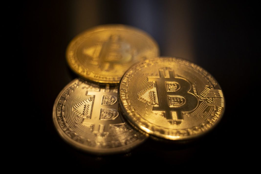 Bitcoin Investors Quiver As Acculumation Trend Nears Zero