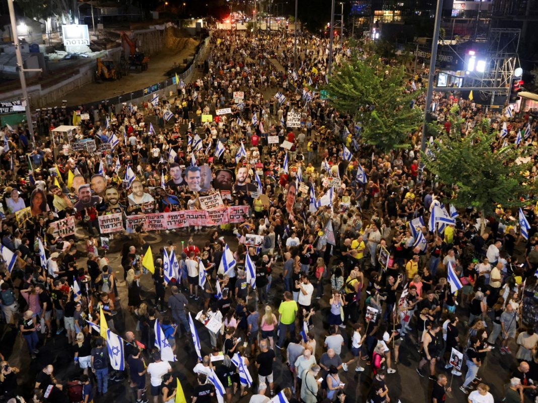 Thousands of Israelis rally in Tel Aviv, urging Gaza captives deal