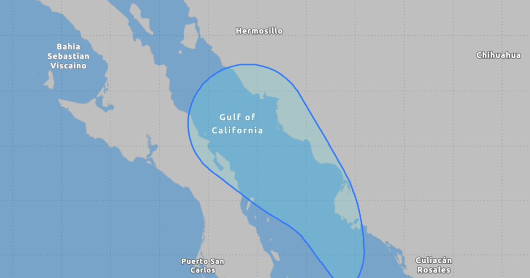 Tropical Storm Ileana brings pounding rain as it moves over southern Gulf of California, flooding roads