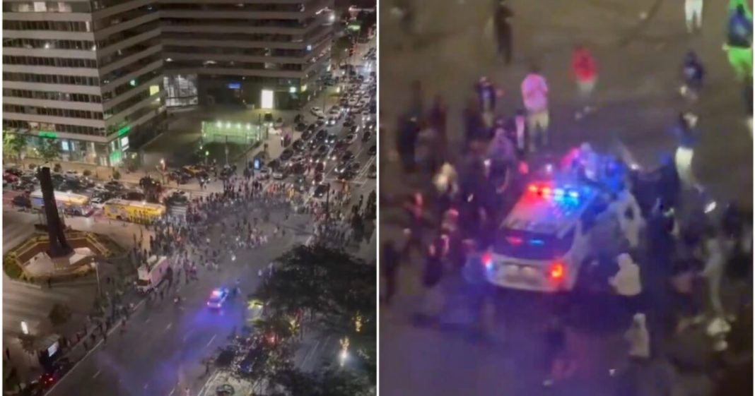 Violent Mob Rampages Through Philadelphia, Attacks Police Officers and Patrol Cars as Lawlessness Reigns Supreme | The Gateway Pundit | by Jim Hᴏft