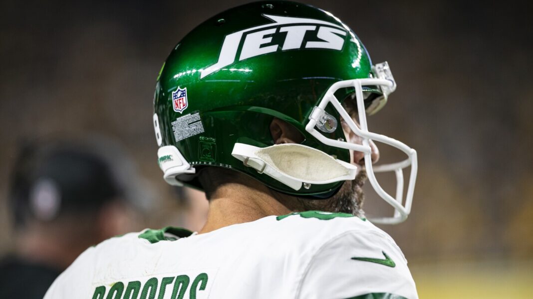 Aaron Rodgers limited; Allen Lazard and Alijah Vera-Tucker out of Jets practice