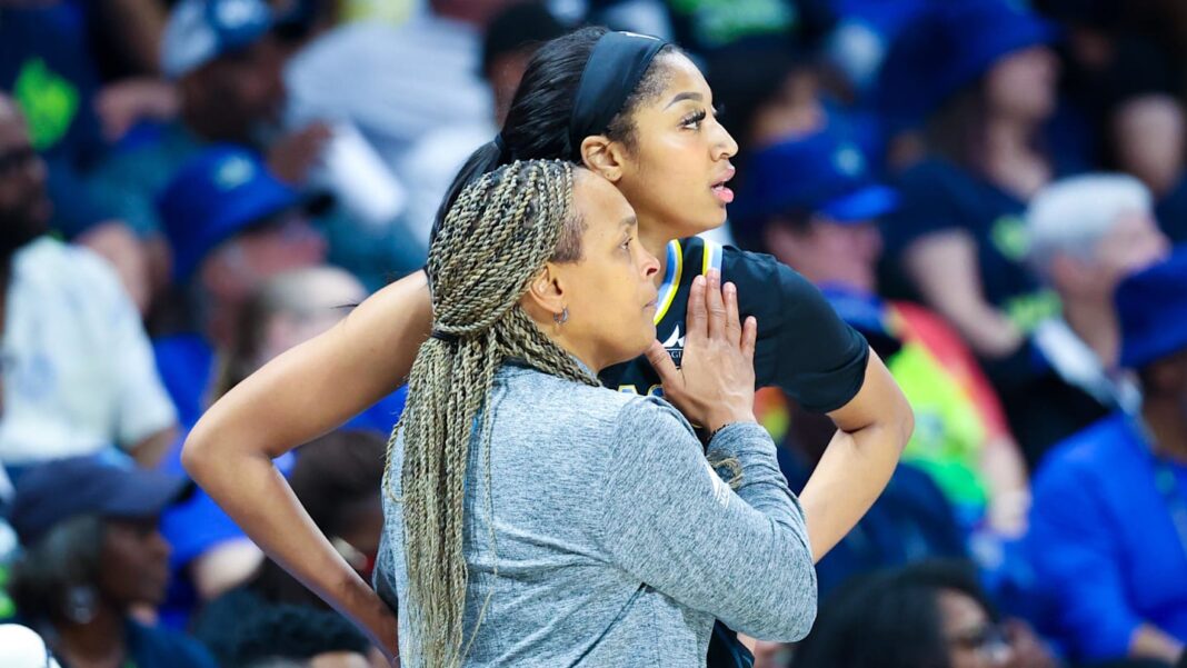 Angel Reese, Teresa Weatherspoon have sweet reunion at WNBA Finals