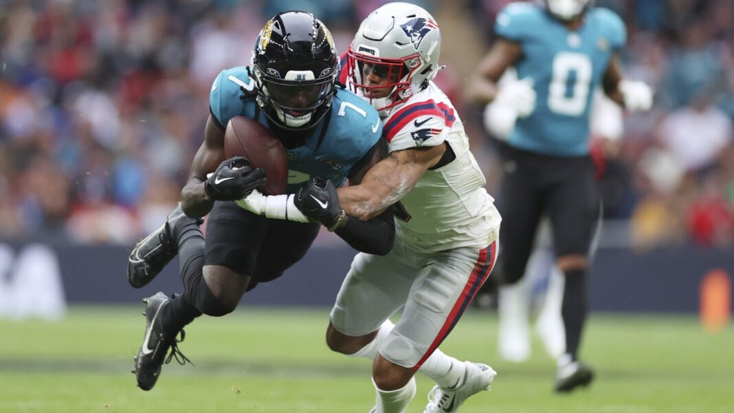 Bigsby scores 2 TDs as Jaguars show fight in 32-16 win over Patriots in London