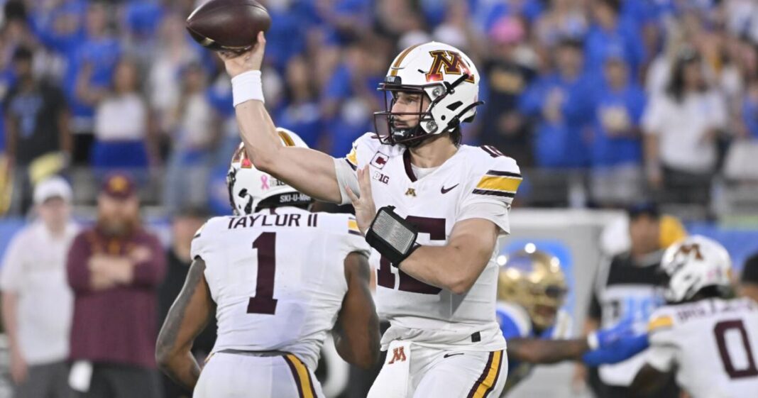 Former UNH QB making his mark at Minnesota