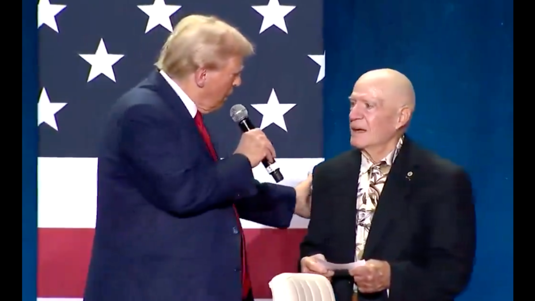 President Trump Shares Special Moment with Veteran Who Gave Him the Purple Heart He Received From Service in Vietnam | The Gateway Pundit | by Margaret Flavin